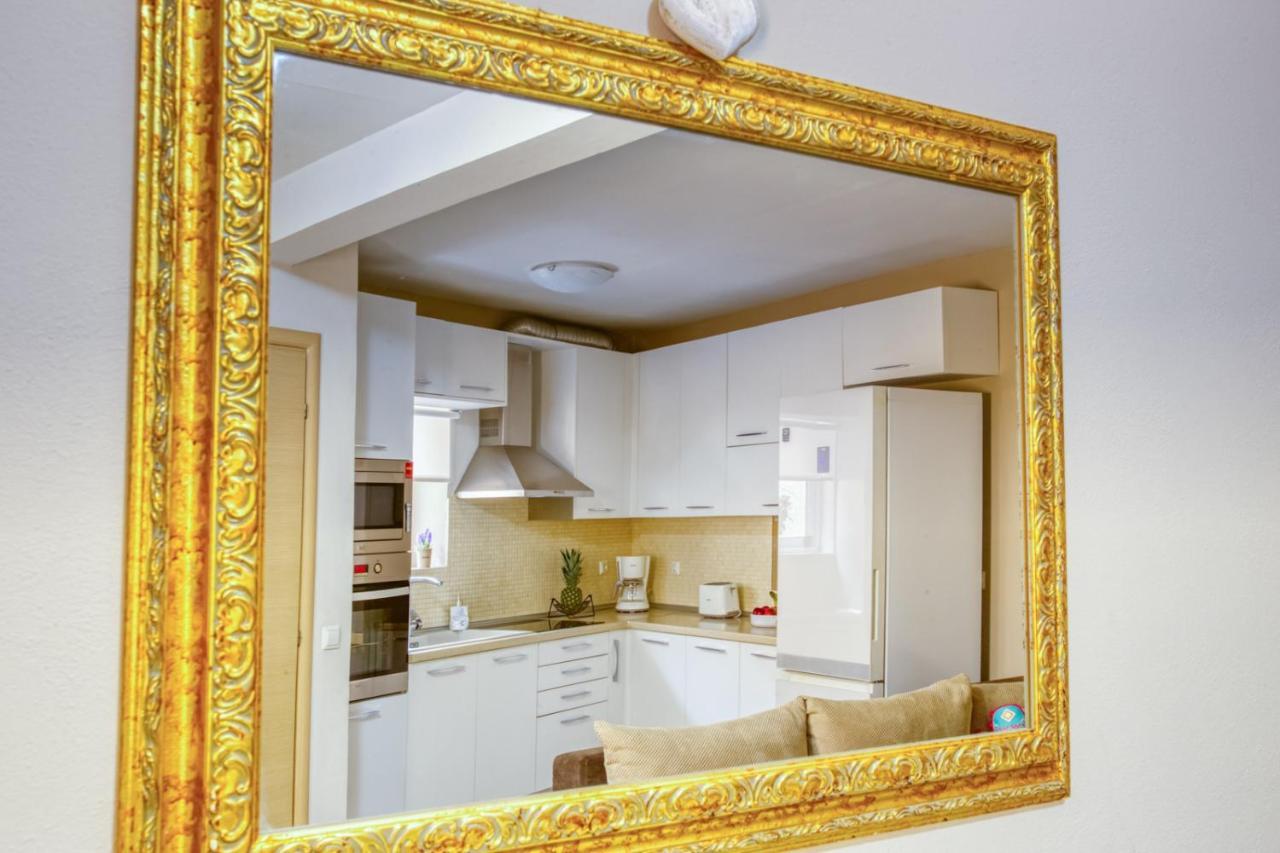 Aelia Apartment, New Port Appartement *